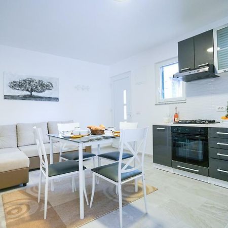 Roko Apartment Zadar Exterior photo